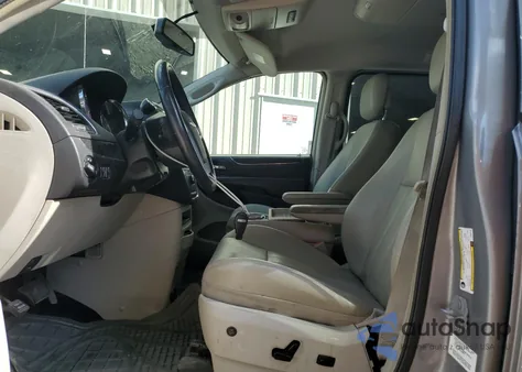 2013 Chrysler Town & Country Touring из США, поврежденный, VIN 2C4RC1BG3DR802181